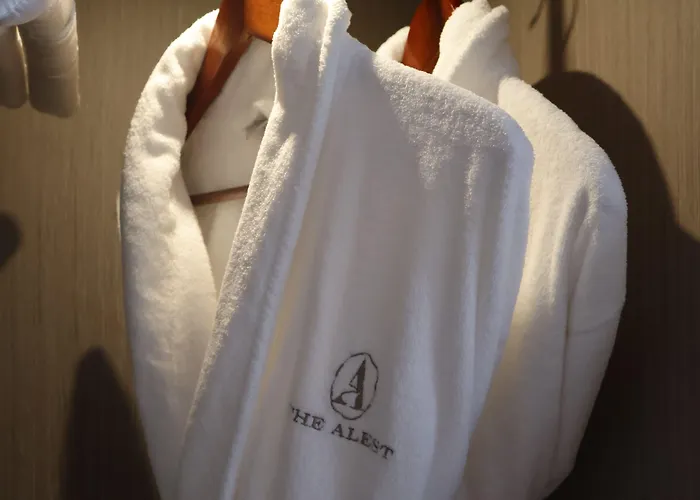 The Alest 5*